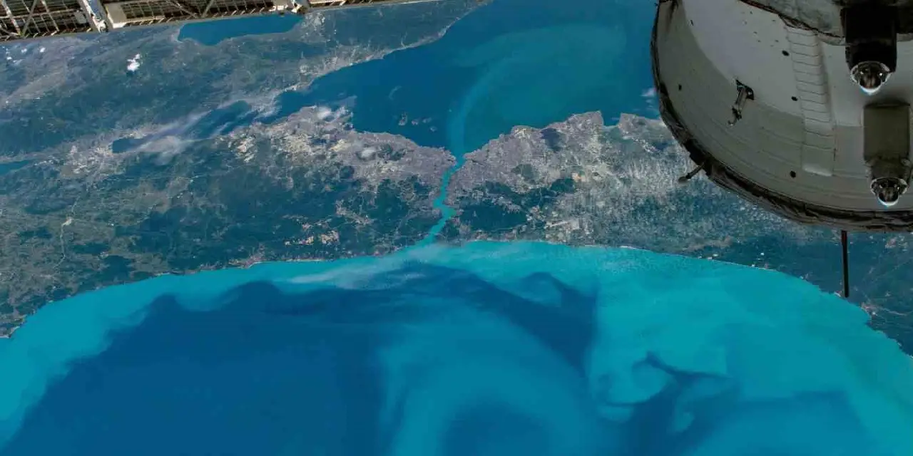 NASA uzaydan görüntüledi: Karadeniz ve Marmara turkuaza büründü