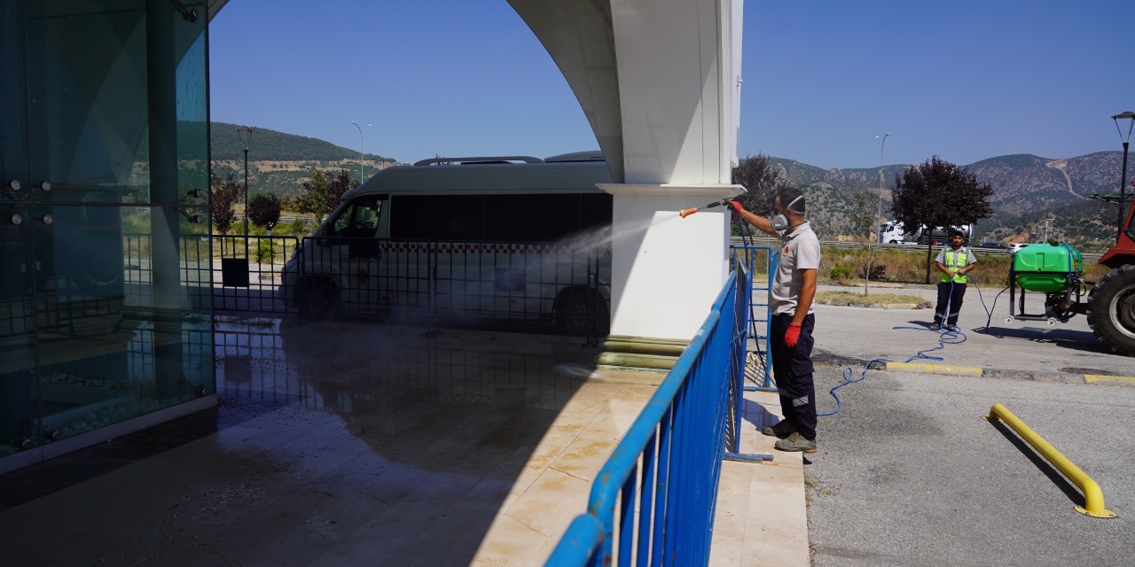 Bilecik’te çekirge hareketliliğine karşı önleyici ilaçlama çalışması