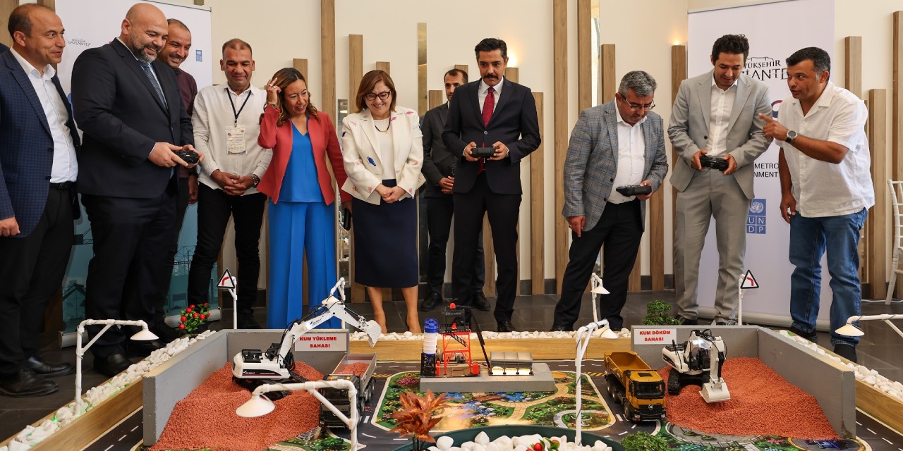 Gaziantep’te kamu inşaatlarını izlemeye yönelik dijital sistem tanıtıldı