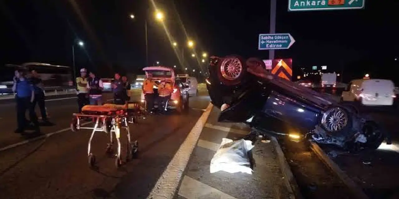 TEM Otoyolu'nda otomobil minibüse çarptı: 1 ölü, 2 yaralı