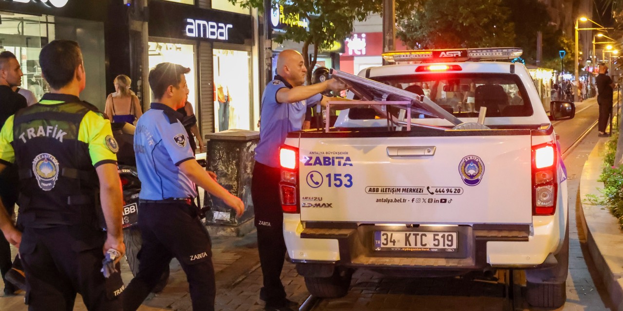 Antalya’da kaldırım işgallerine zabıta denetimi