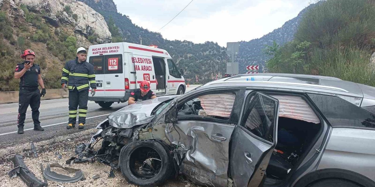 Isparta-Antalya kara yolunda feci kaza