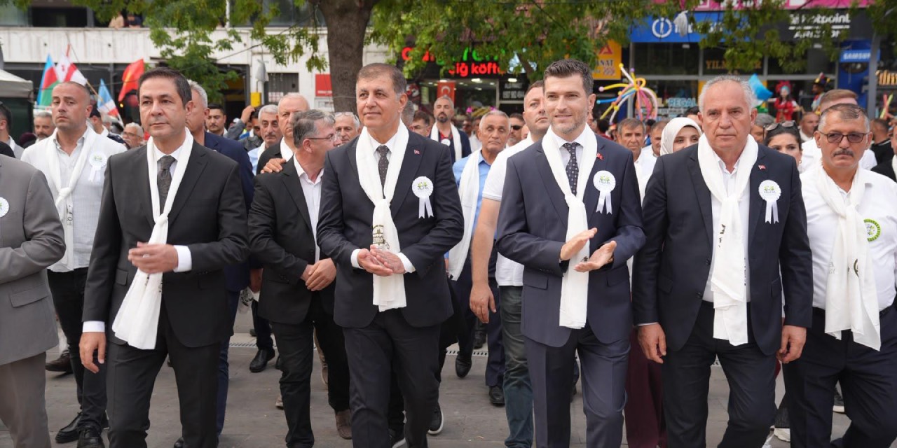 Erbaa Yaprak Festivali’nde İzmir rüzgarı