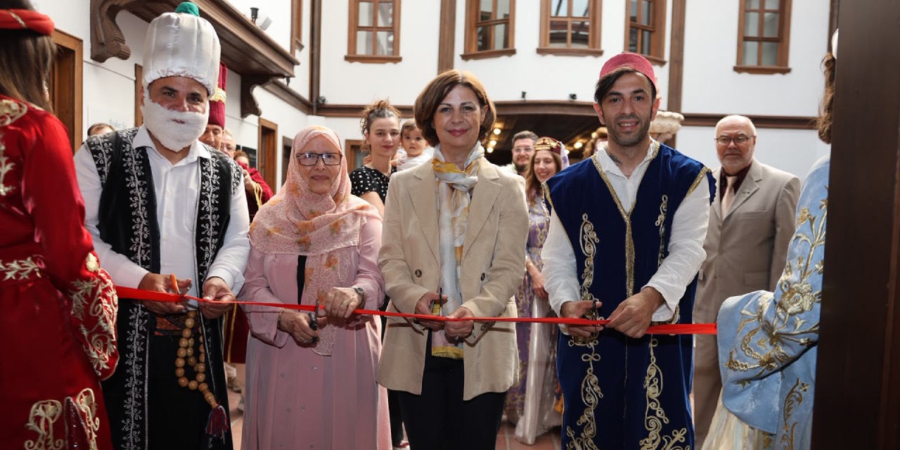 “Geçmişin Zarafeti” Sergisi Eskişehir’de açıldı