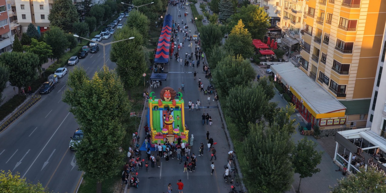 Eskişehir’de Atatürk Bulvarı yayalara ve bisikletlilere açıldı