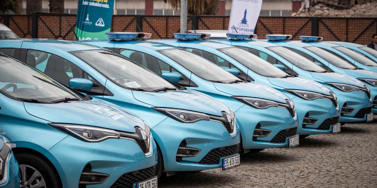 İzmir’de elektrikli araç yatırımlarının maliyet ve çevre bilançosu açıklandı