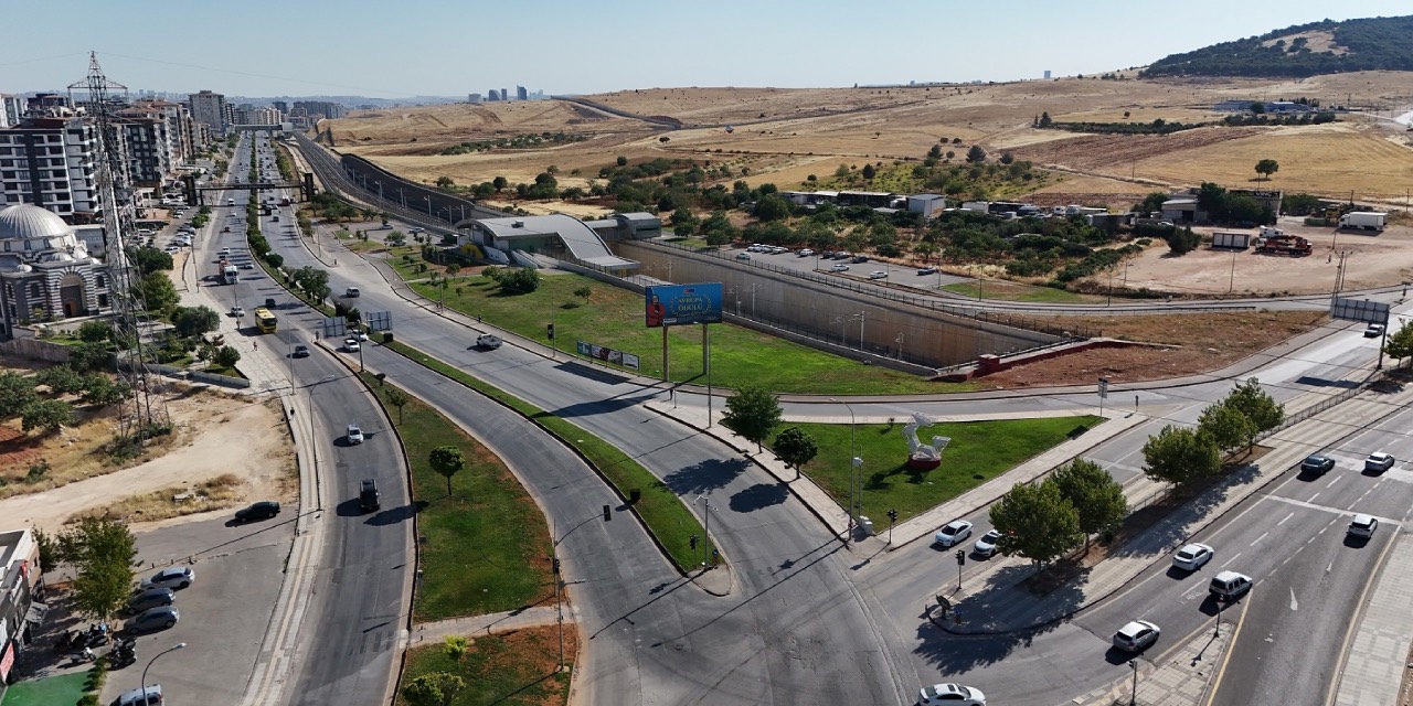 Gaziantep’te asfalt çalışmaları kent genelinde sürüyor