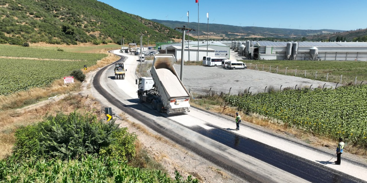 Bursa Karacabey ve Mustafakemalpaşa’da yol yenileme çalışmaları sürüyor