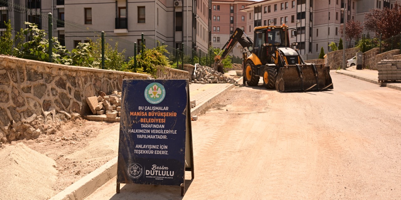 Manisa Büyükşehir, Akgedik’te üstyapı onarımlarını sürdürüyor