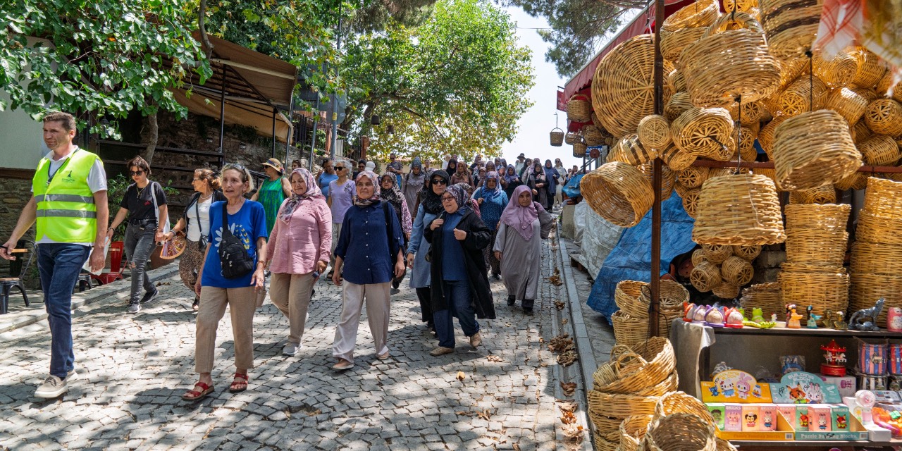 İzmir’de kültür gezileriyle 3 bin kişi kenti keşfetti