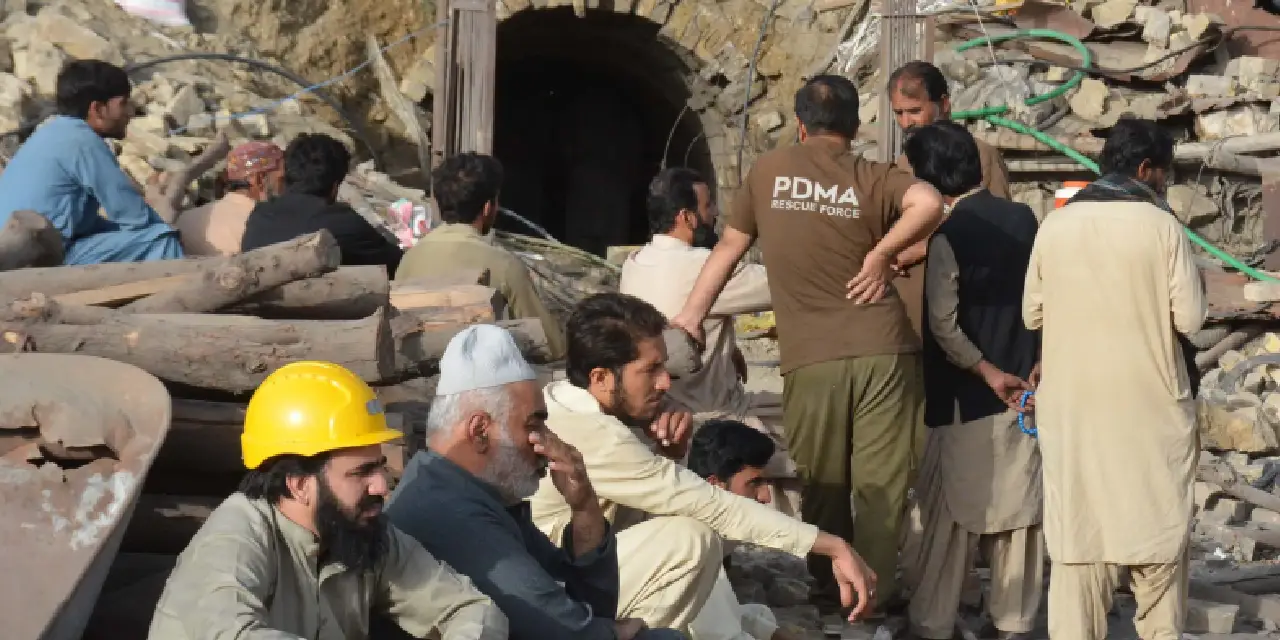 Pakistan'da kömür madeninde patlama: 32 ölü, 10 işçi göçük altında