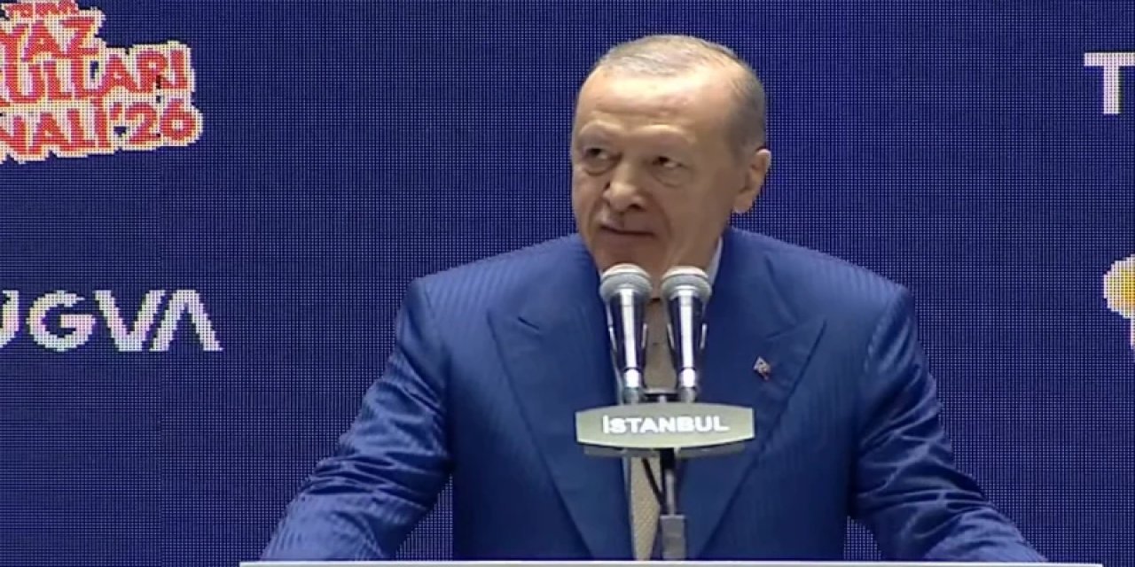 Erdoğan: Gençlerimizi üç beş kendini bilmeze yedirmeyiz