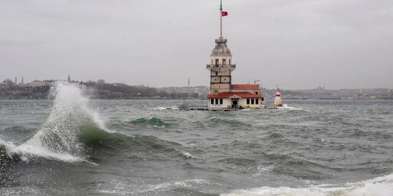 İstanbullular dikkat! Valilikten peş peşe uyarılar geldi: O saate kadar sakın dışarı çıkmayın
