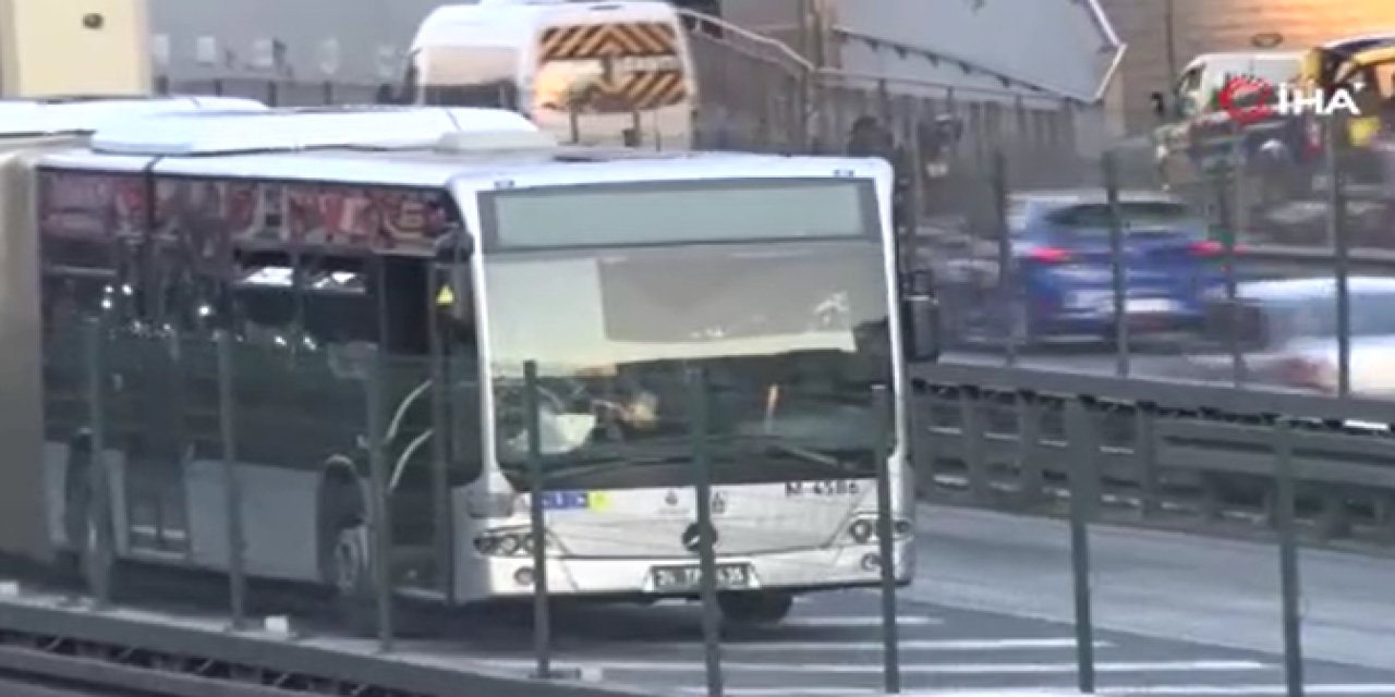 İstanbul'da kadına metrobüs çarptı