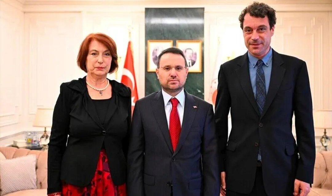 Adalet Bakanı Gürlek'ten dikkat çeken temas: Uğur Mumcu'nun ailesiyle bir araya geldi