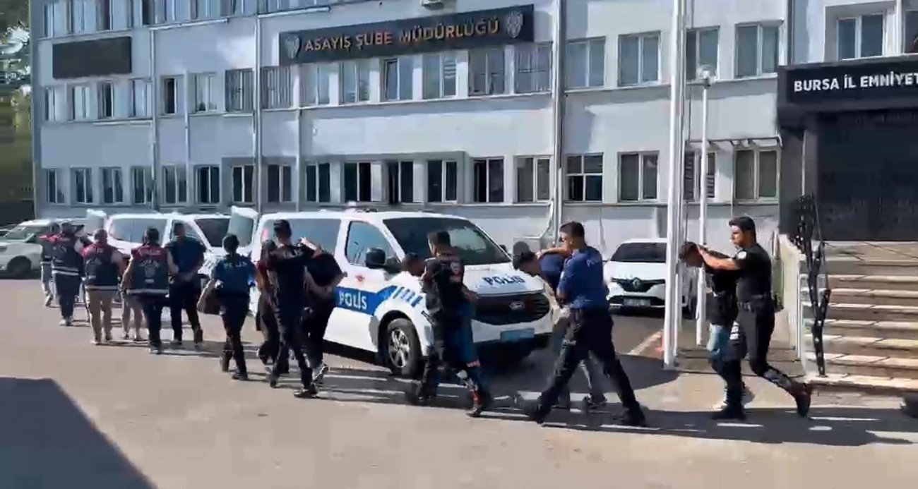 Vatandaşlara zorla hesap açtırıp kara para akladılar: Bursa’da operasyon