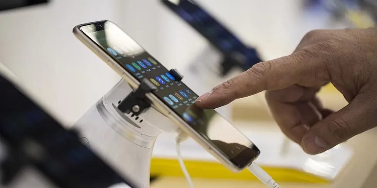Cep telefonlarına zam kapıda: Gözetim kıymeti 250 dolara çıkarıldı