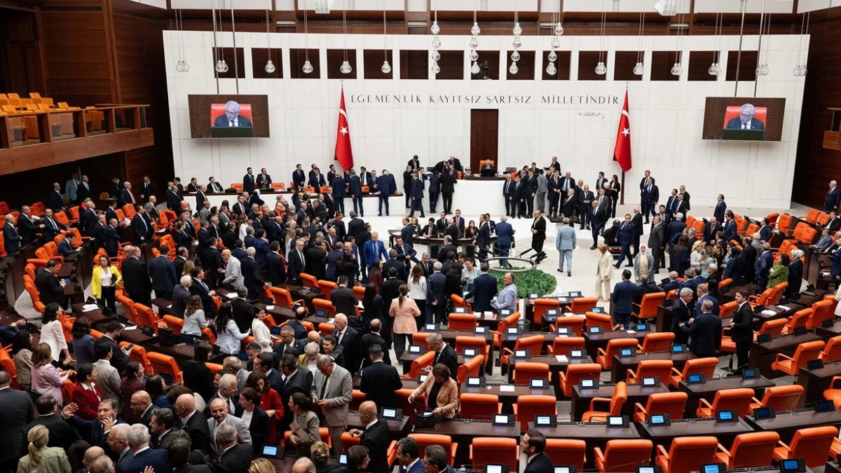Çerçeve Yasa Meclis’ten geçti! 5 ve 10 yıllık erteleme düzenlemesi: Kimleri kapsıyor?