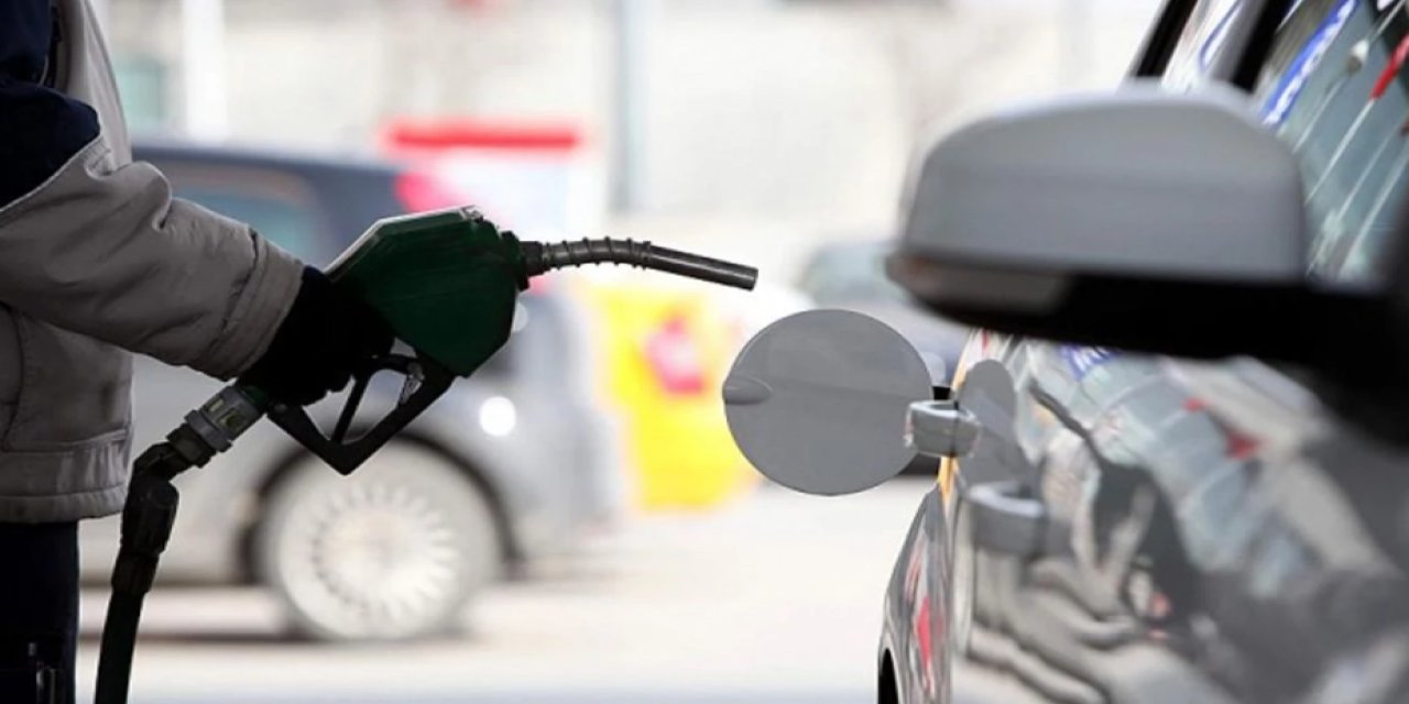 Gece yarısı pompalar değişiyor! Benzine 2 TL, motorine 6,85 TL zam