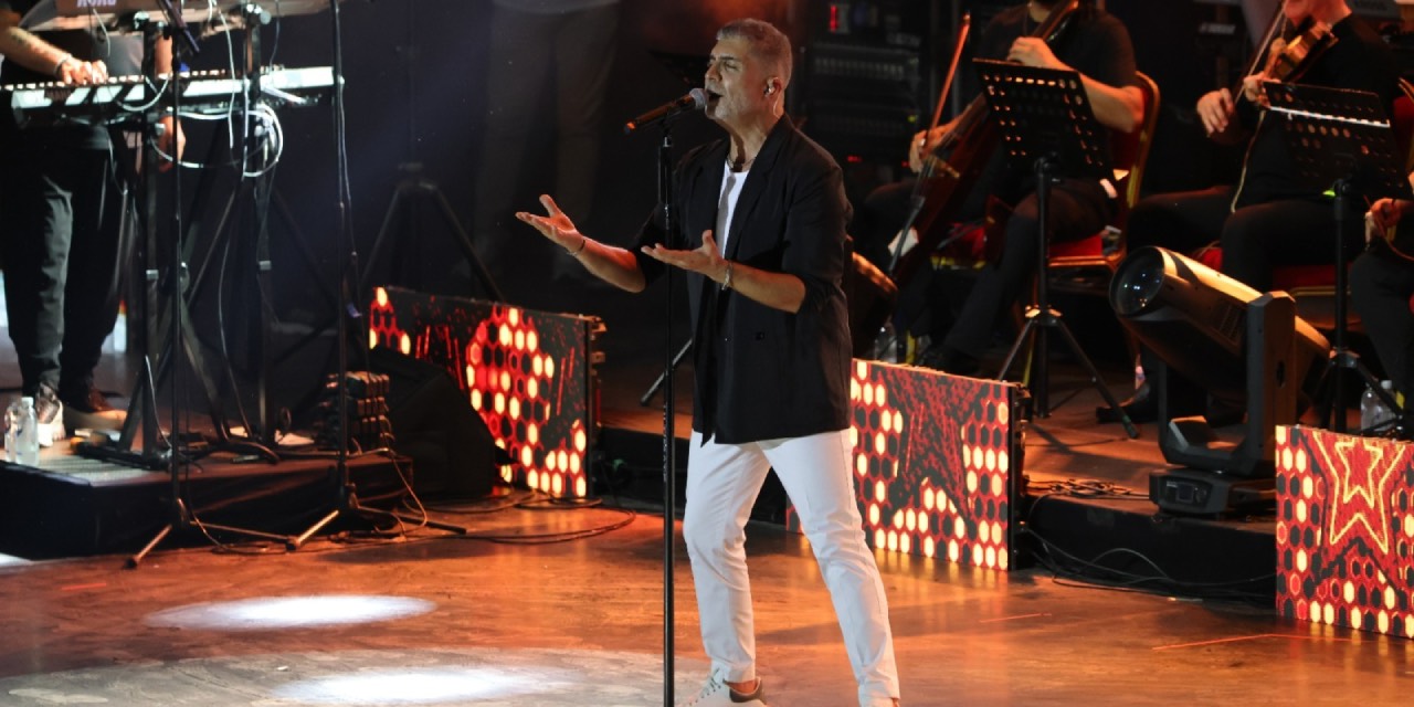 64. Uluslararası Bursa Festivali, Özcan Deniz konseriyle sona erdi