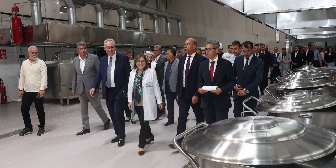 Gaziantep Büyükşehir Belediyesi’nin modern aşevi hizmete başladı