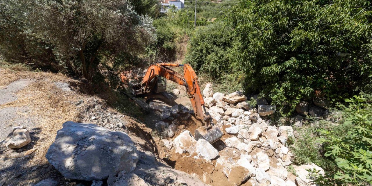 İzmir Belediyesi'nden dört kıyı ilçesinde sel ve taşkın önlemleri