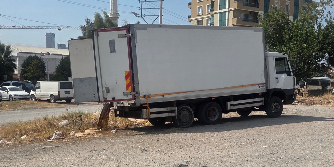 Bayraklı’da kaçak döküme suçüstü