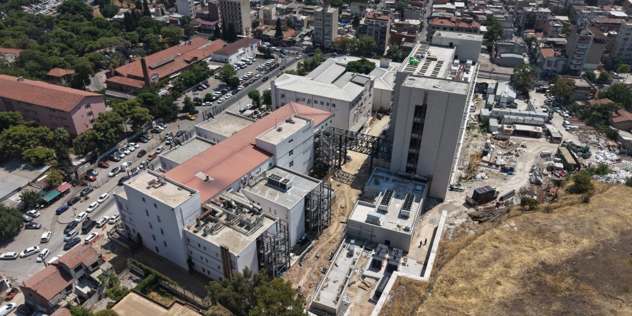 İzmir Eşrefpaşa Hastanesi’nin yeni ek hizmet binasında sona yaklaşıldı