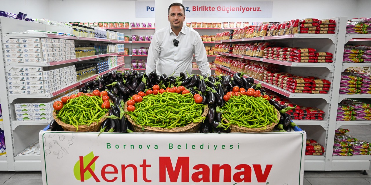 Bornova’da Dayanışma Tarlası’ndan Kent Market’e ürün desteği