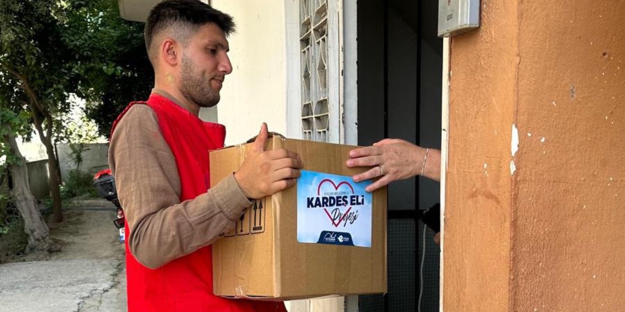 Efeler’de EFESYA ile ihtiyaç sahibi ailelere destek