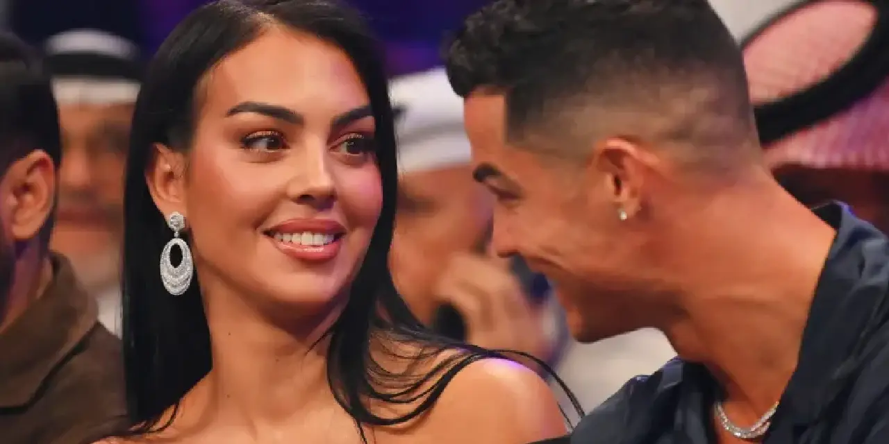 Cristiano Ronaldo ve Georgina Rodriguez evlerinde evlendi! Gelinlik yerine tişört ve gömlek tercih ettiler
