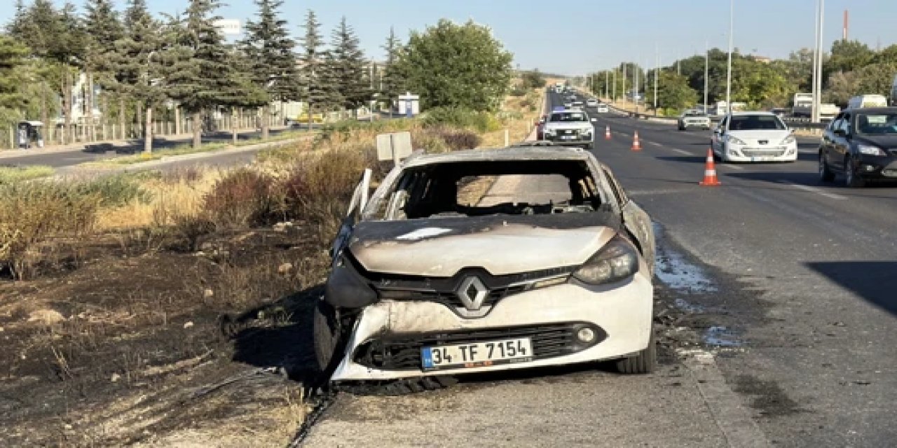 Seyir halindeki araç yandı: 3 yaralı