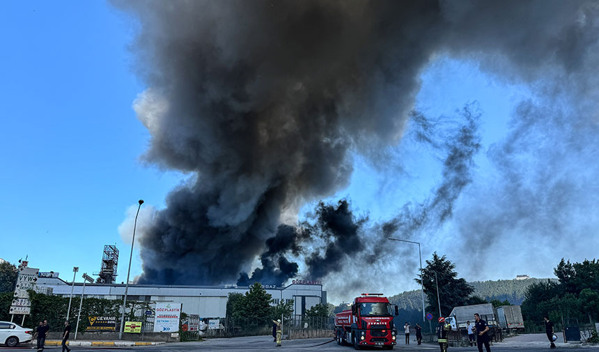 Tuzla'da fabrika yangını