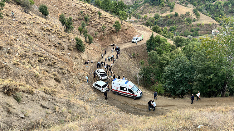 Şehit yakınları cenaze yolunda kaza yaptı: 1 ölü, 5 yaralı