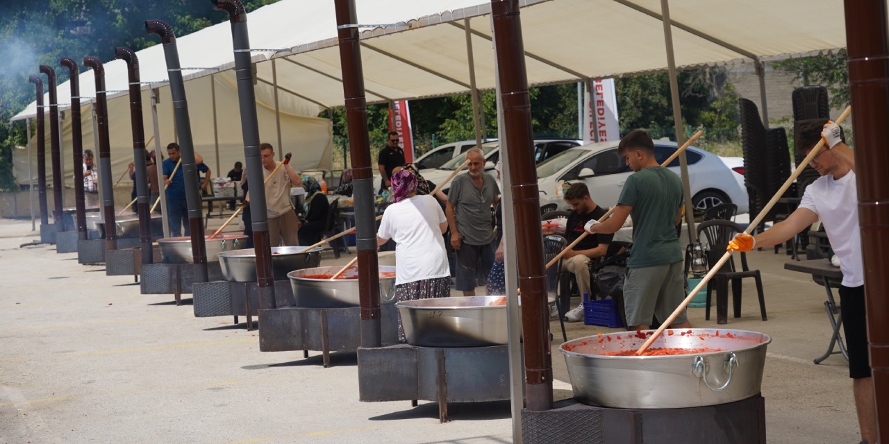 Bilecik’te salça yapımı için kazanlar kaynamaya başladı
