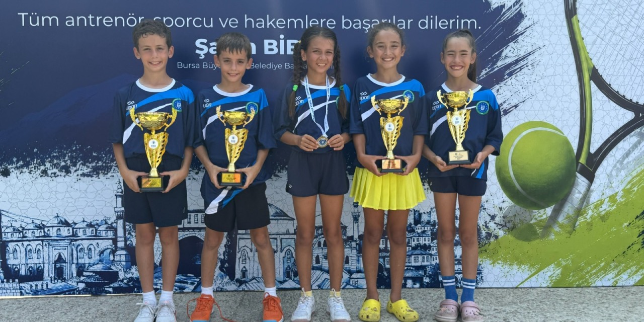 Bursa Büyükşehir Belediyesporlu tenisçilerden turnuvada dereceler