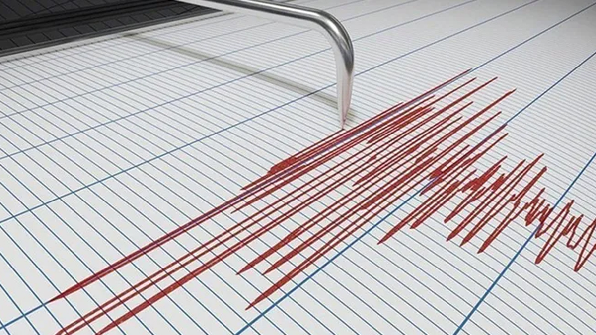 İran'da 5,2 büyüklüğünde deprem: Derinlik 8 kilometre