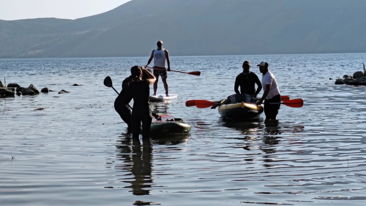 2 bin 250 rakımda sıra dışı etkinlik: Nemrut Krater Gölü’nde SUP ve kano yaptılar