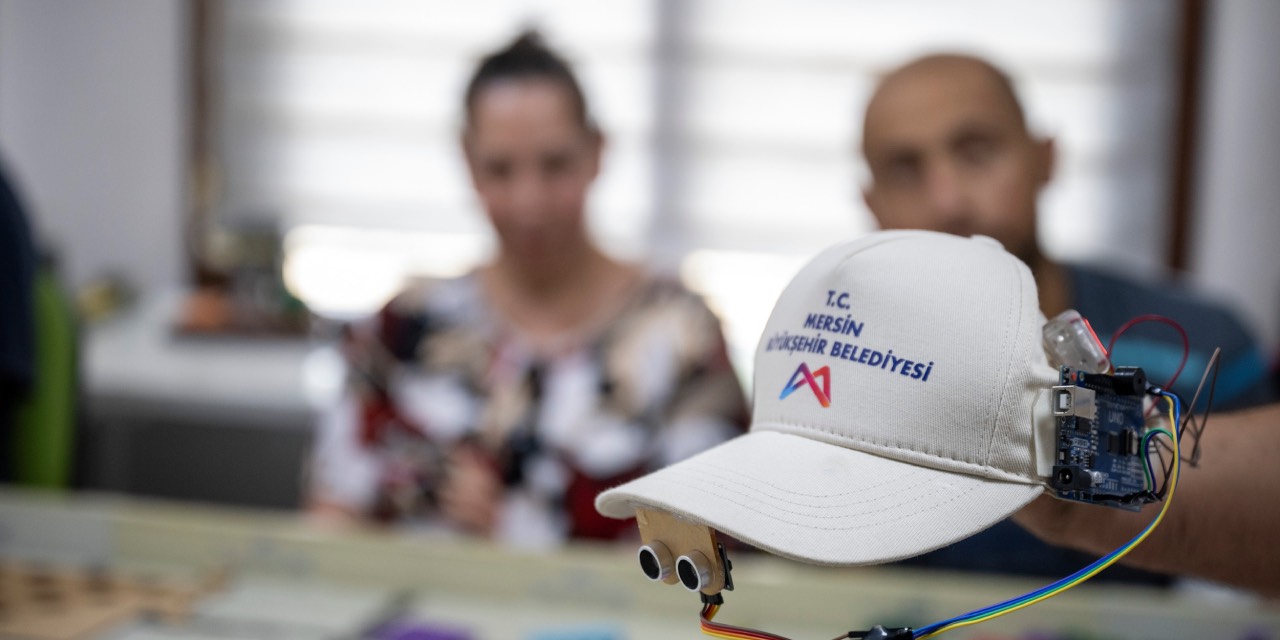 Mersin’de lise öğrencileri görme engelliler için teknoloji geliştirdi