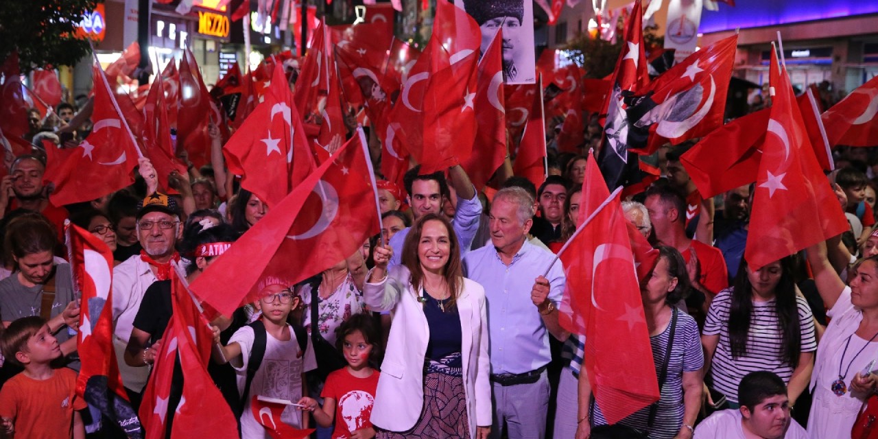 Karşıyaka’da 30 Ağustos’a özel gemi ziyareti ve fener alayı