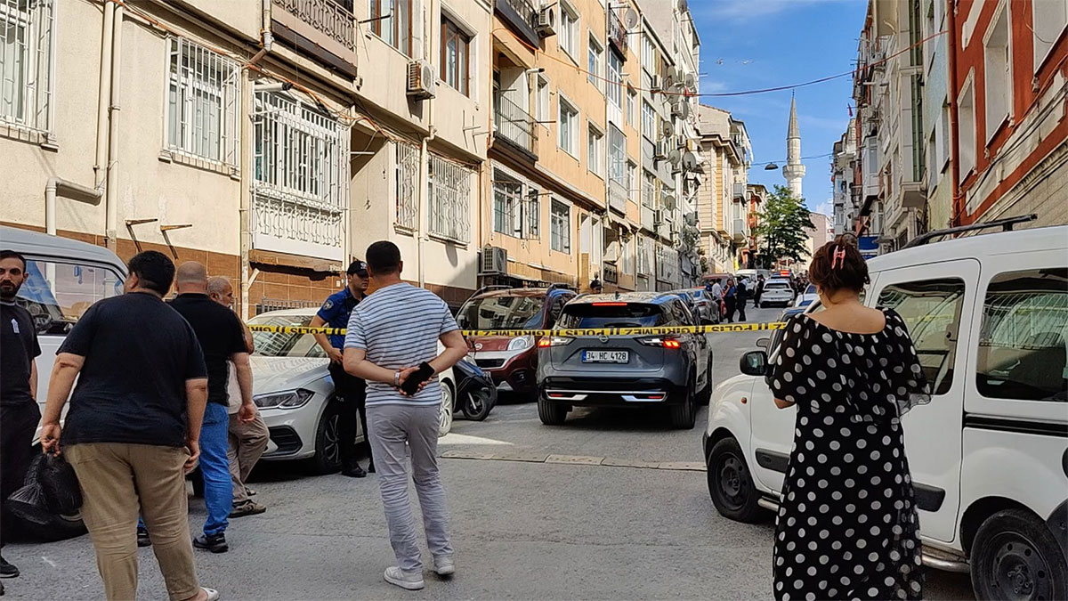 Fatih’te aile faciası! Emekli polis eşi ve kızını öldürüp intihar etti
