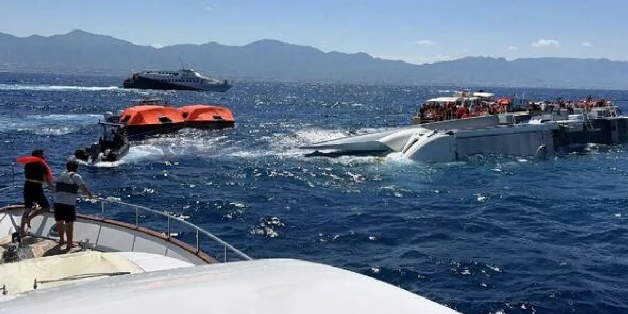 Girne'de batan gemiden kurtarılan vatandaş dehşet anlarını anlattı: "Görevliler kaçtı, yolcular içeride kaldı"