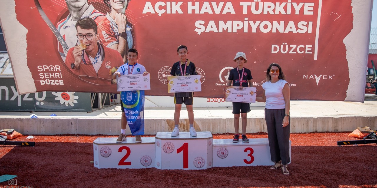 Bursa Büyükşehir Belediyesporlu okçulardan Türkiye Şampiyonası’nda 3 madalya