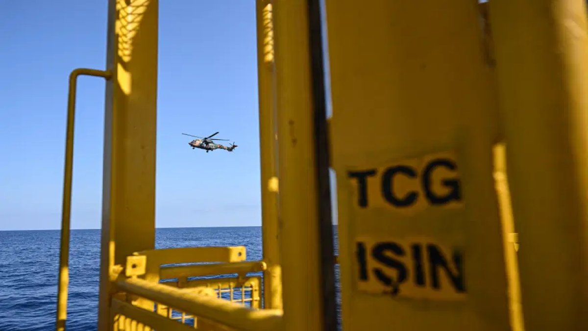 TCG Işın bölgeye ulaştı: Girne'de 514 metre derinlikteki enkaza dalış yapılacak