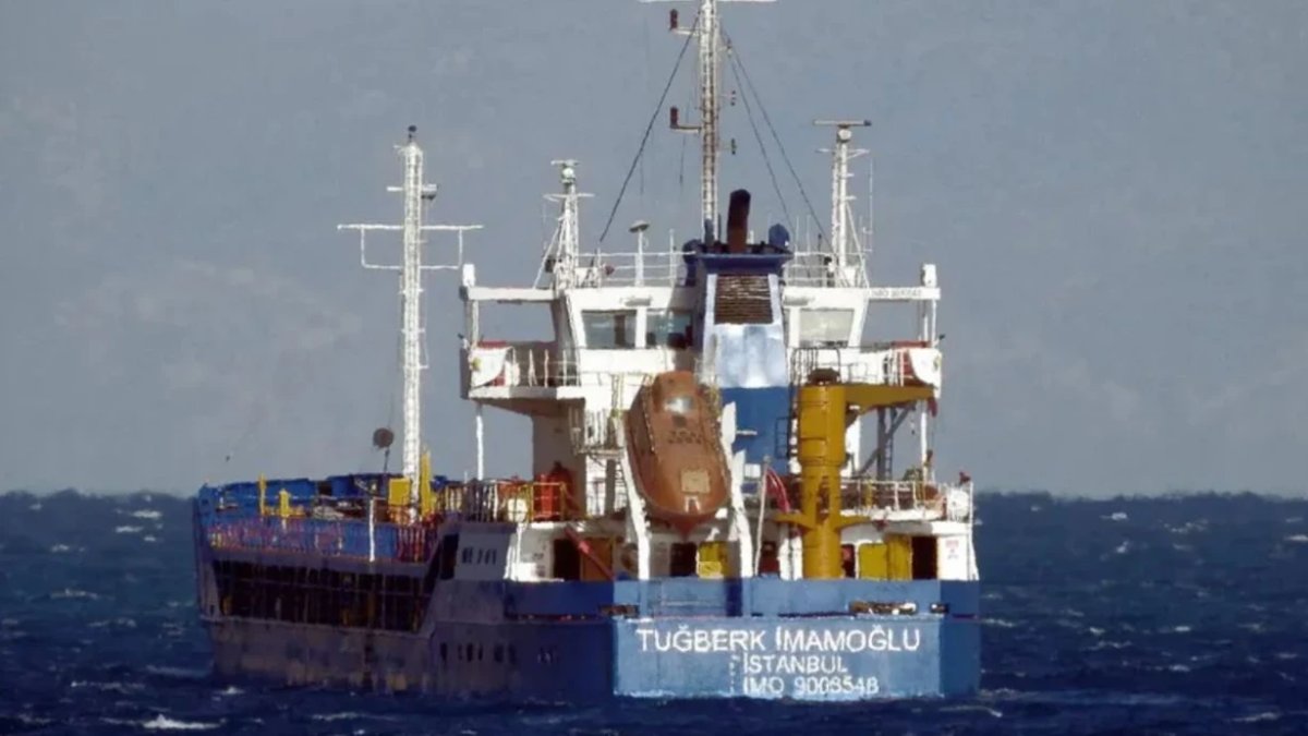 Silivri açıklarında iki ticari gemi çarpıştı, 10 kişilik mürettebattan haber yok