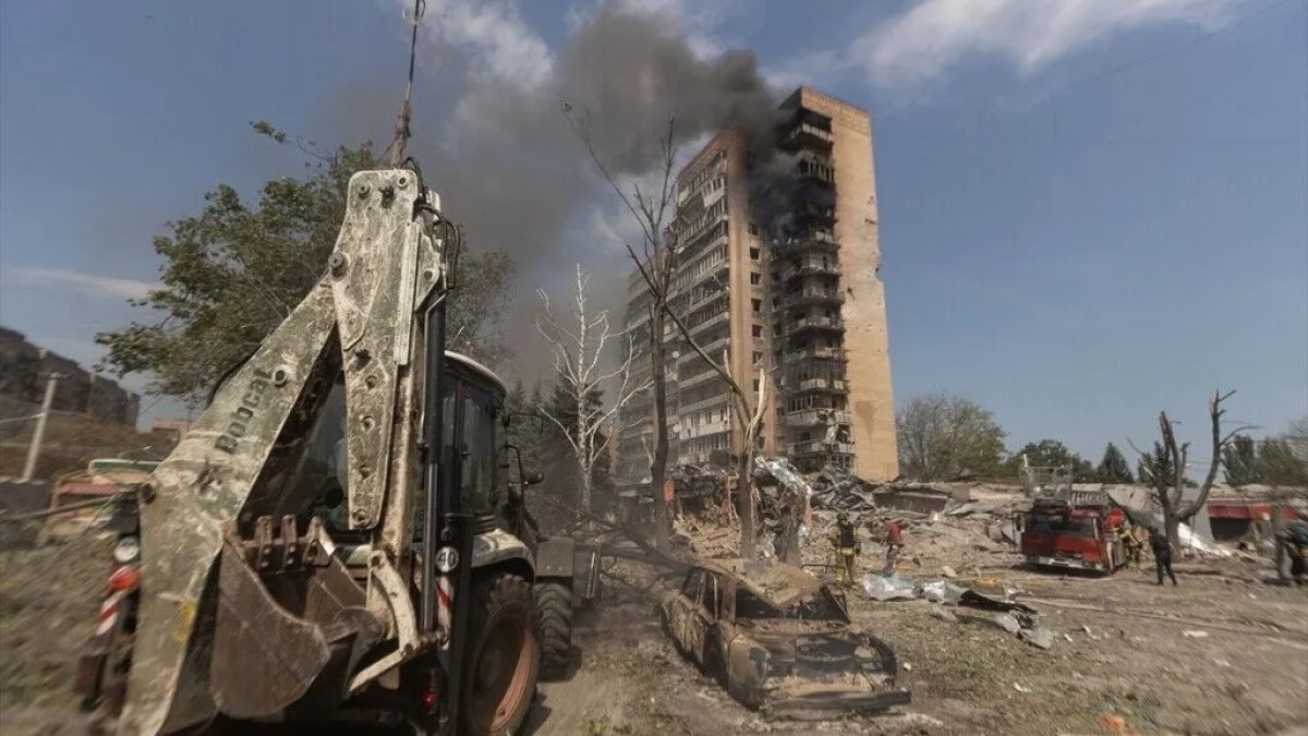 Rusya’dan Kramatorsk’a hava saldırısı: Toplum merkezi ağır hasar aldı