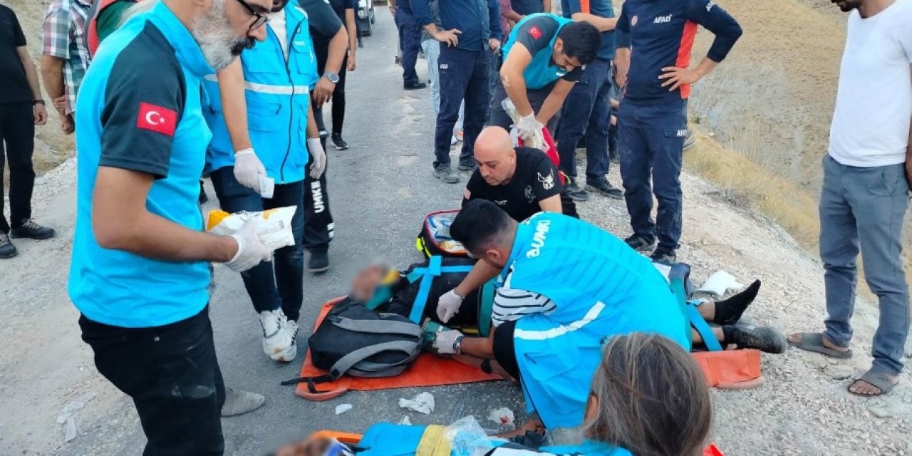 Elazığ'da feci kaza: 5'i ağır 13 yaralı