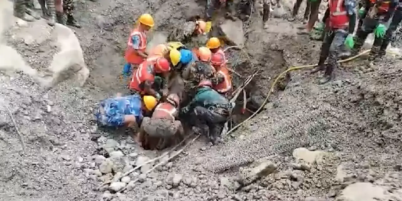 Nepal'de sel felaketi sonrası büyük mucize: Tünelde 9 gün kalıp sağ çıktılar