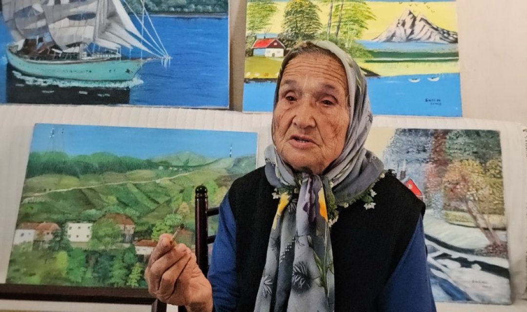 Fırçayı elinden bırakmıyor: 81 yaşında yaşıtlarına taş çıkarttı
