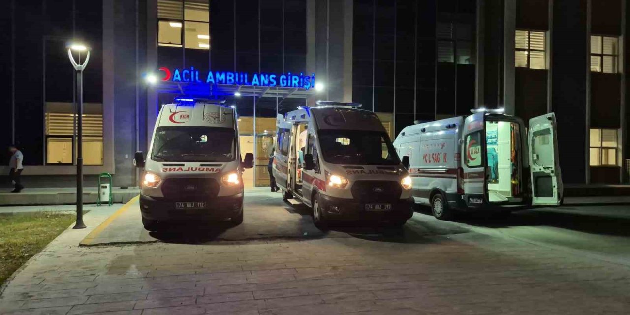 Bartın'da feci kaza: 8 yaralı